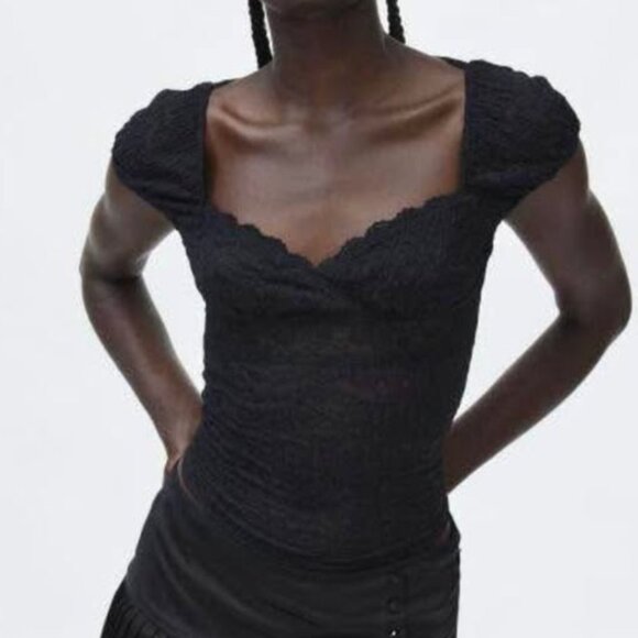 Urban Outfitters Kimchi Blue Sweetheart Neckline Clementine Femme Top in Black - Picture 1 of 5